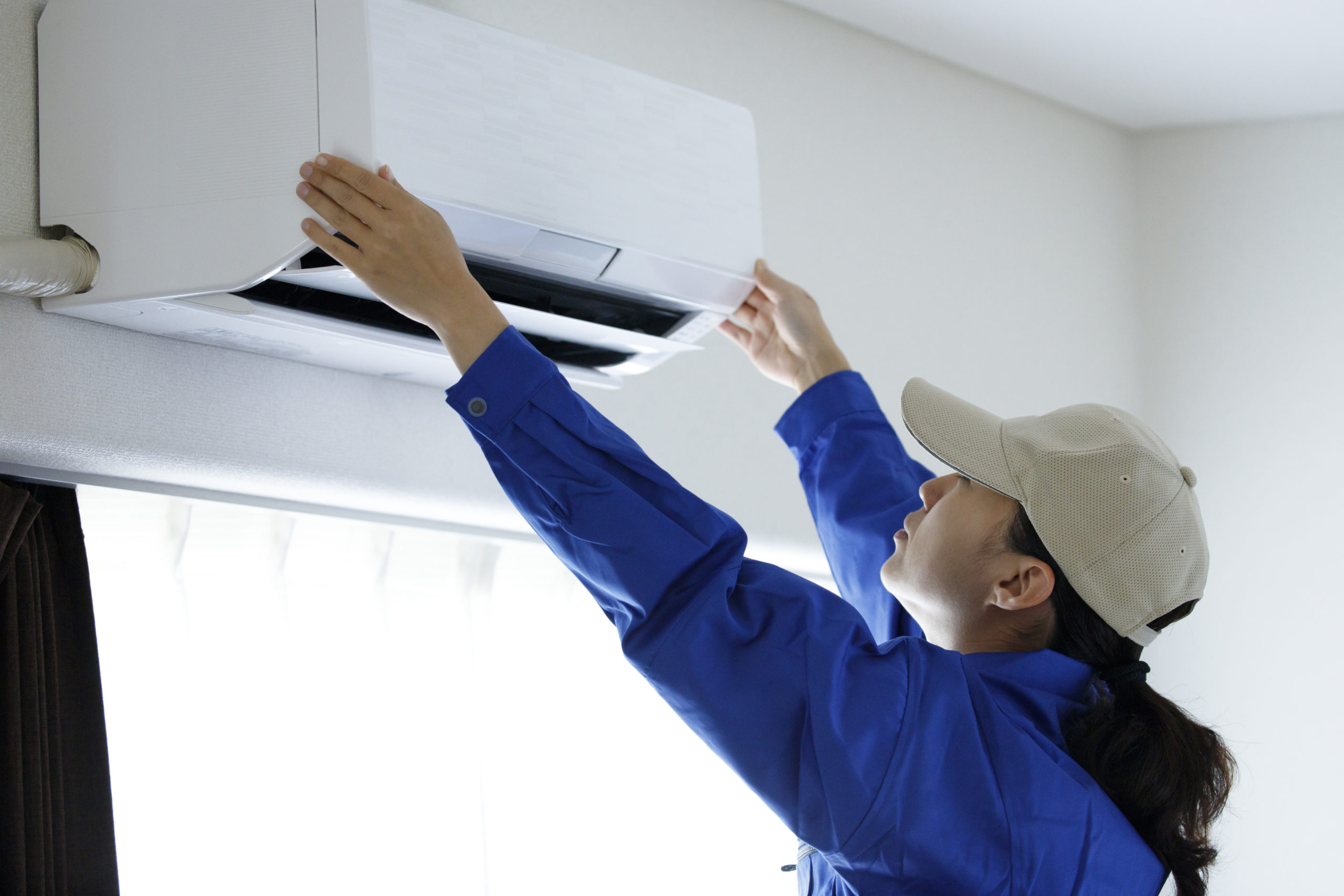 【採用成功事例】10年ぶりの求人で勝手がわからない……。待遇を見直して採用成功【エアコンフィルターの取替・清掃】